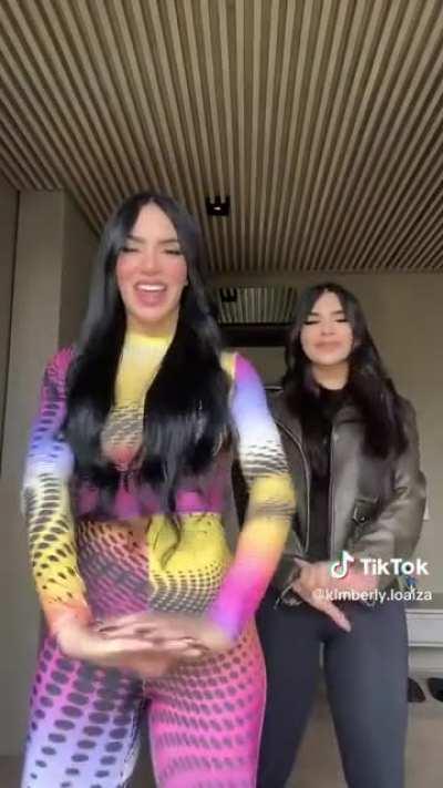 Las hermanas andan juntas 😍