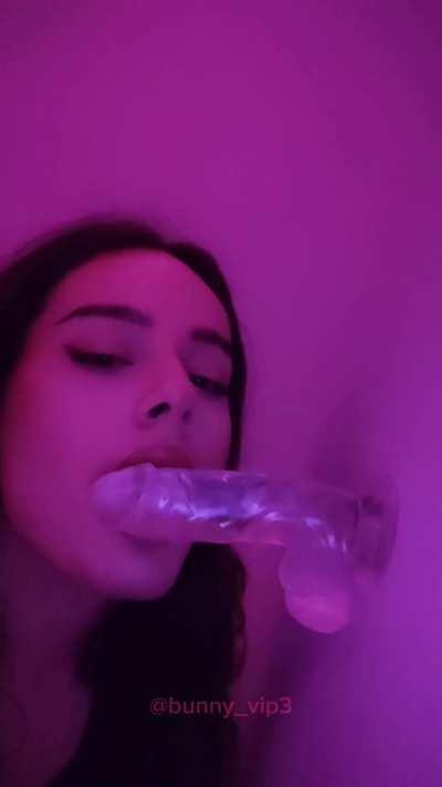 Practicing my blowjob skills, any volunteers? 👅🍆