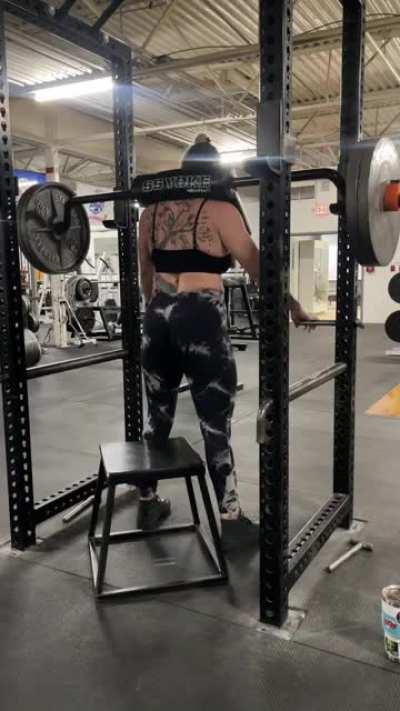 (38f) Love heavy box squats