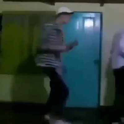 yo y los Chainsaw cuando suena este temazo