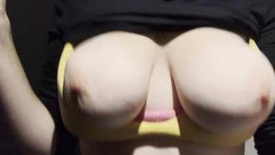 POV: you walk in ur first coed public bathroom 😈