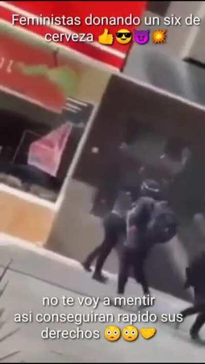 Que buenas las feministas 🤑🤑👍