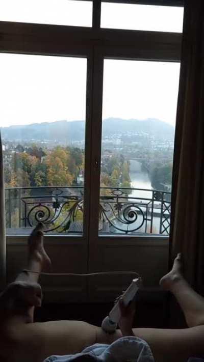 Squirting on the capital city 😈