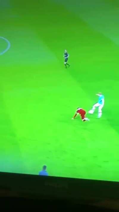 In case you come across a lunatic who claims Henderson should win POTY, here's a handy video: