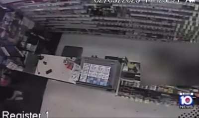 If you gone pull out a gun on someone make sure you use it smh R.I.P to dude 🕊️ #Walgreensshooting #Standyagroundlaw