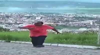 Mods are gone, upvote this video of Ednaldo Pereira