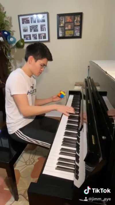 [EFFORT POST] This literally took me forever to time perfectly...