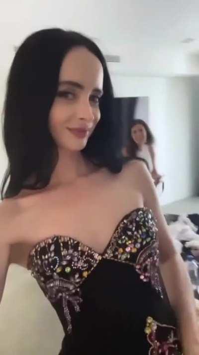 Krysten being adorable 