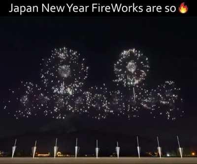 Японского фейерверка вам в ленту!