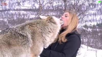 That's a lovely puppy...