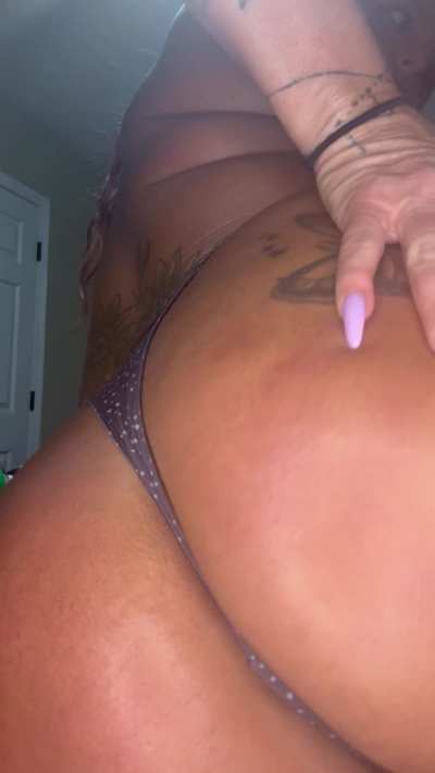 Come smack this thick ass daddi