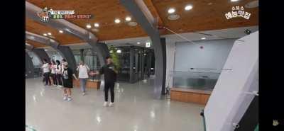 Tokyo olympics archery gold medalist pierces moving cherry tomato on first try.