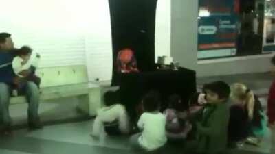 YouTube ojo para memes🧐🧐 ¿CÓMO SE HACEN LOS BEBES?, TÍTERE TE LO EXPLICA