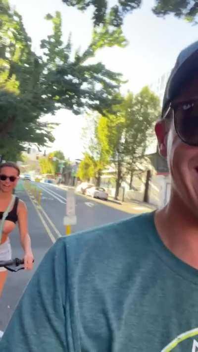 Don't flash while scooting [GIF]