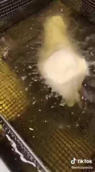 Ragazzi andiamo tutti a questa Pizzeria STRA-ORDI-NA-RIA !