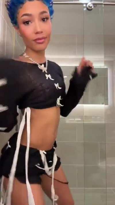 that lil shake at the end😩😍