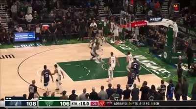 [Highlight] Anthony Edwards goes straight at Middleton for the bully finish to put the Wolves up 4 with 15 seconds to go