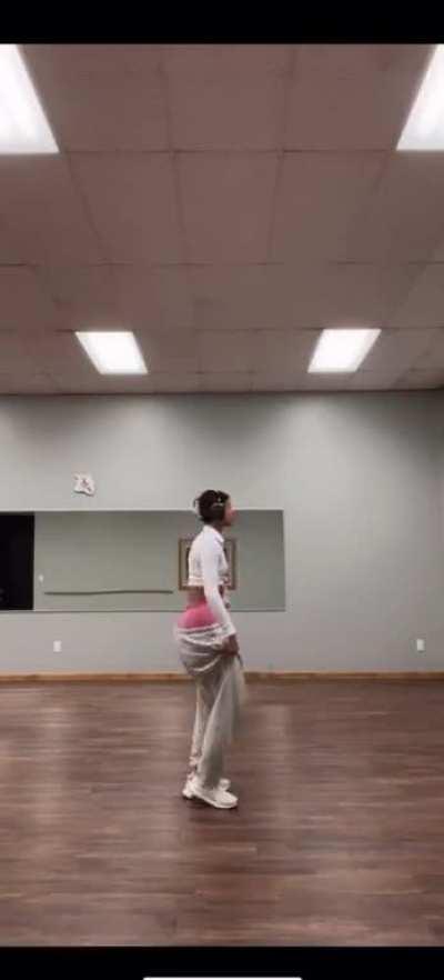 Lexie shaking her big ass ðð¥ð¦