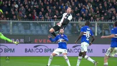 Insanely high jump and a header from Ronaldo