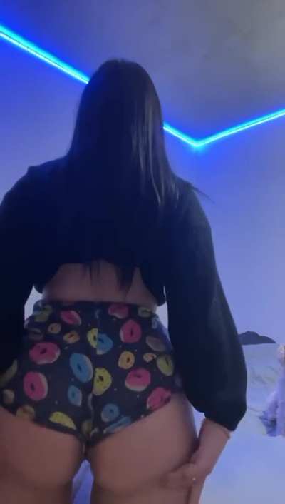 Just tell your wife you're doing overtime, papi!