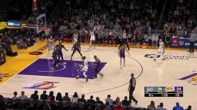 [Highlight] Westbrook forget who he’s guarding and Fox gets a wide open lane and shot