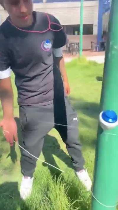 Crazy top spinning skills 