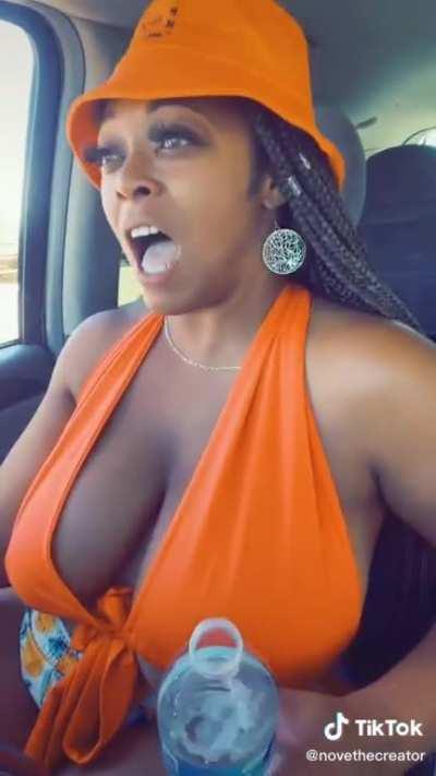 her Twitter is🔥🔥