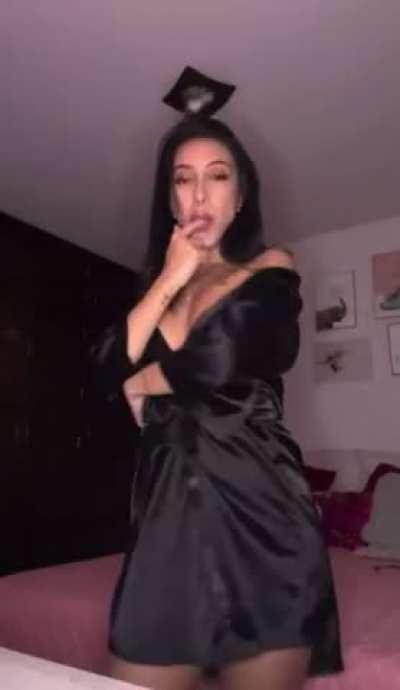 Can I strip for you babe?😈 Free OF link below💦💋