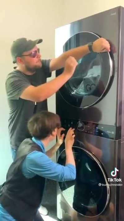 Let’s go wash the clothes