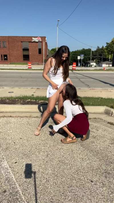 Who doesn’t love a roadside taco