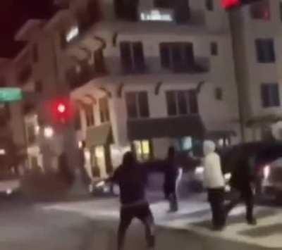 To drift on the crossroads.