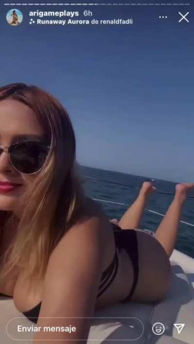 Arigameplays moviendo el culo 🍑💦