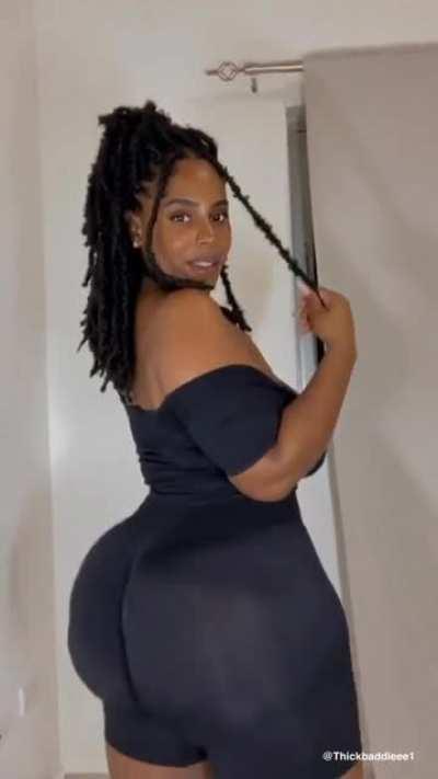Fat Booty Bae (@thickbaddieee1)