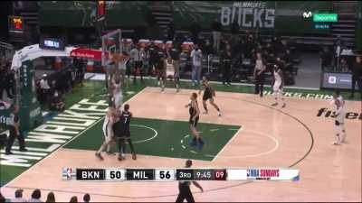 [Highlight] Middleton has KD looking for a map then lays it in