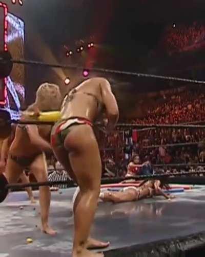 Thick Mickie James is the hottest ever 🔥