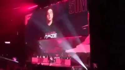 Chat whenever a dono defends xqc