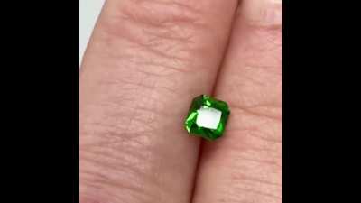 Tsavorite Garnet 0.45cts 4.47mm cut on a variation on an old design of Jeff Graham's. Tsav prices have gone through the roof the last few years. This is perfect green. There's a small inclusion that's not visible in normal viewing. $695 USD plus shipping.