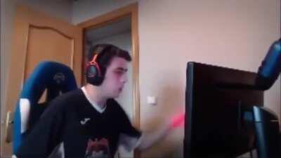 Rubius: Bueno chicos jugaremos al Little Nightmares ll, La PC falla | NOSOTROS: