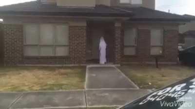 wonder what he's doin-