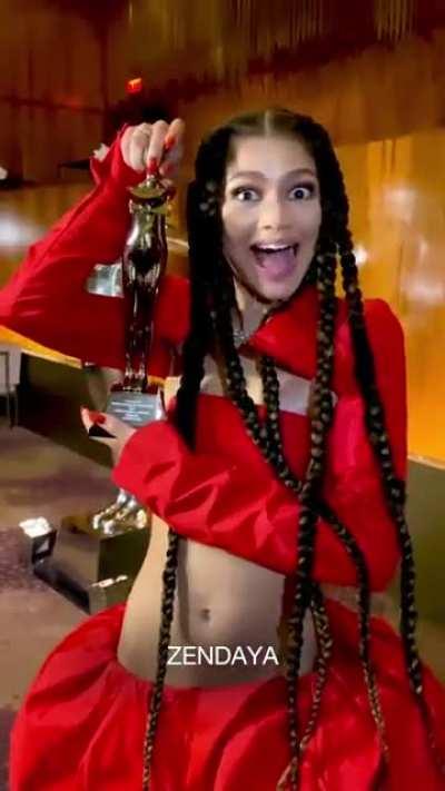 Such a Cutie (Fashion Icon Award Winner)