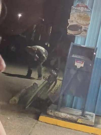 This guy at 10pm at a gas station on my way to work, what a great way to start my shift!