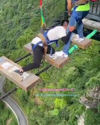 Rodditor incercand sa iasa afara prima data de cand a inceput pandemia