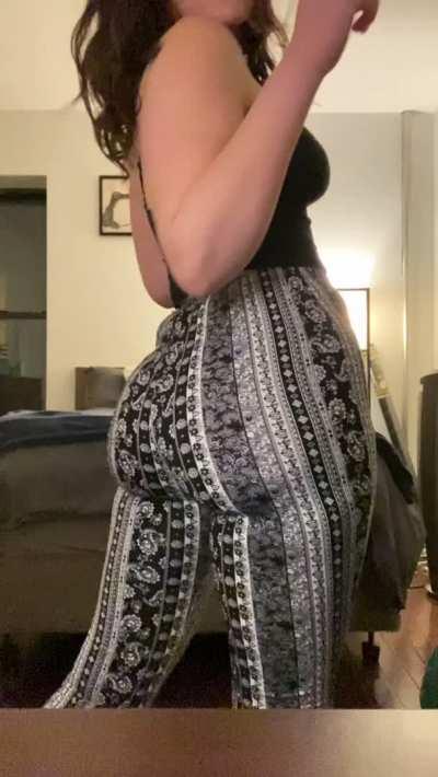 Flare pants do nothing to stop the jiggle [OC]