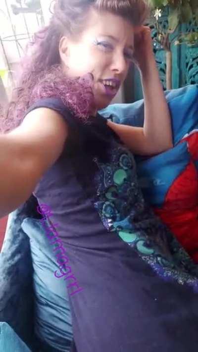 So....this fart smelled so bad im now banned from farting in my photographers living room 🤣 It was brilliant!!