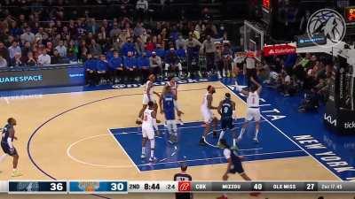 [Highlight] Anthony Edwards with the filthy euro step. Bench reacts