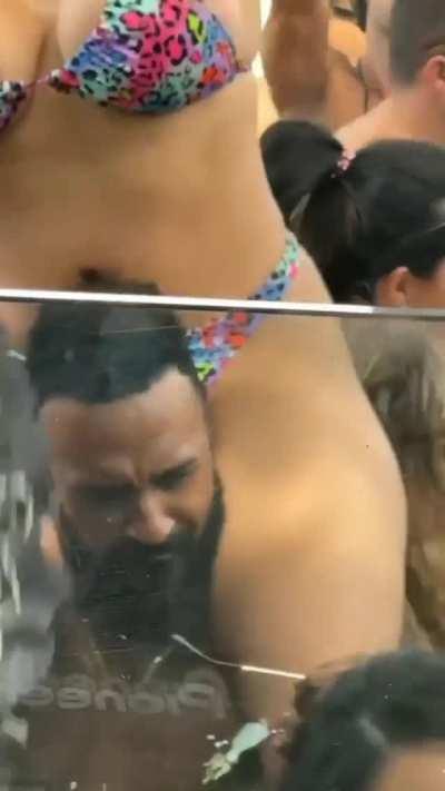 Thicc ass = more mass