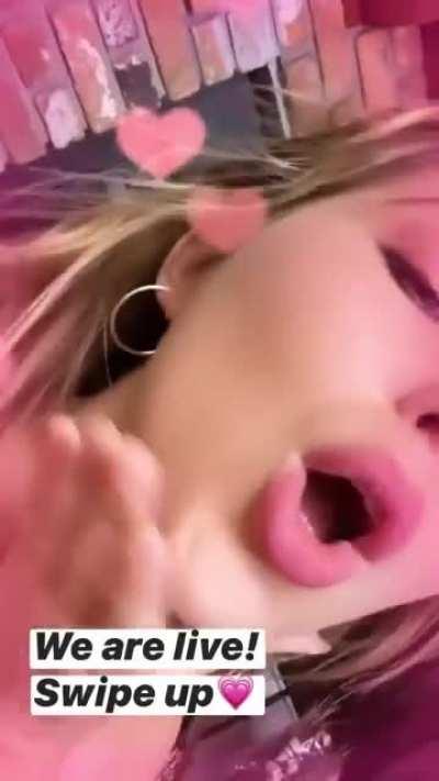 Sammi Hanratty lips pleasure. More pleasure in the comment section.