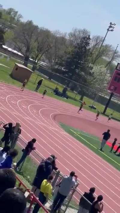 Runner loses shoe right at the starting block, giving the other runners a huuuuge lead.