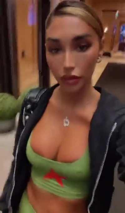 Chantel Jeffries cleavage & pokies
