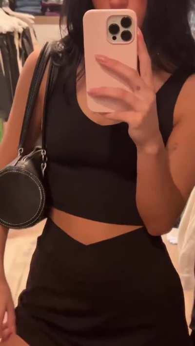 Mommy showing off 😍